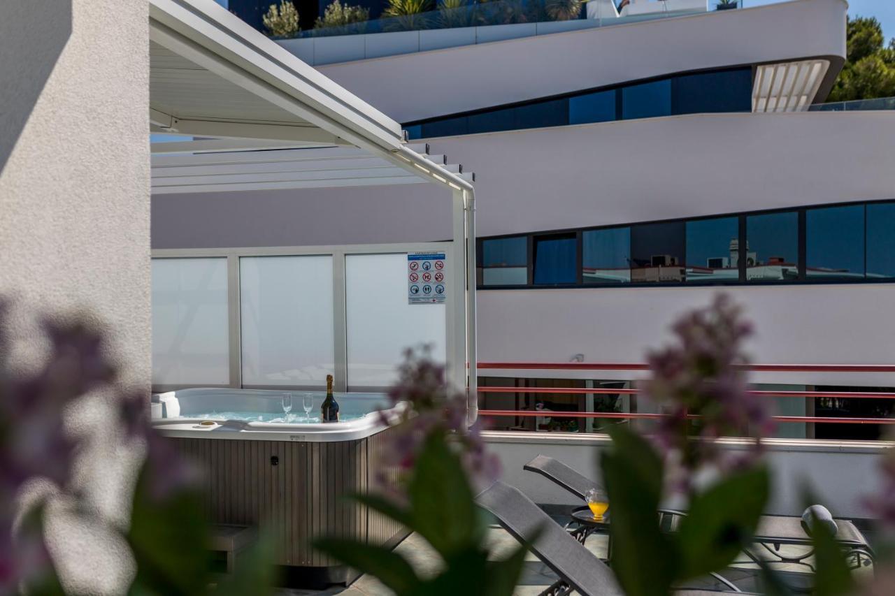 스플리트 Seaside Penthouse With Hot Tub Sky Living 아파트 외부 사진