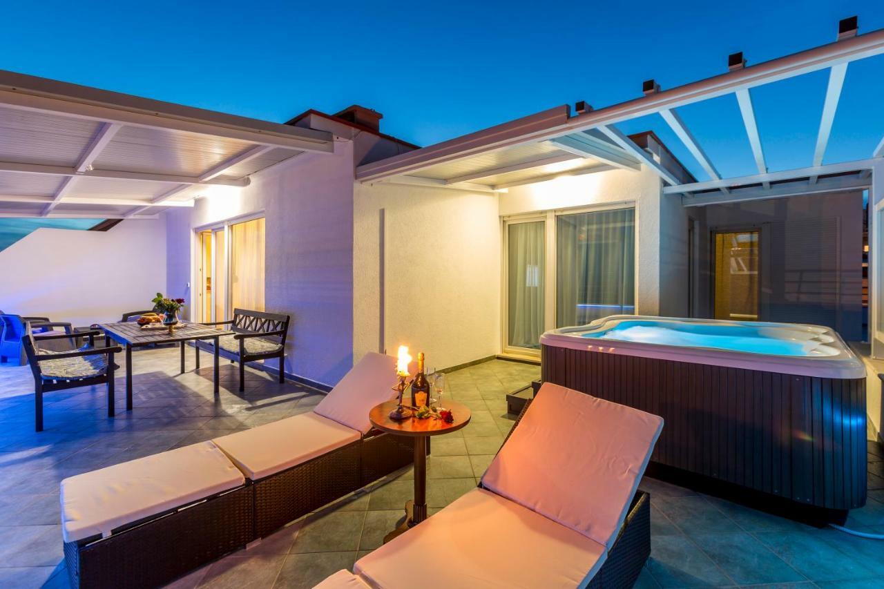 스플리트 Seaside Penthouse With Hot Tub Sky Living 아파트 외부 사진